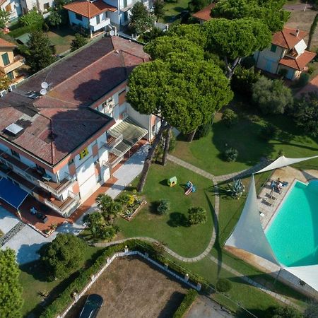 Hotel La Palma Camaiore Bagian luar foto