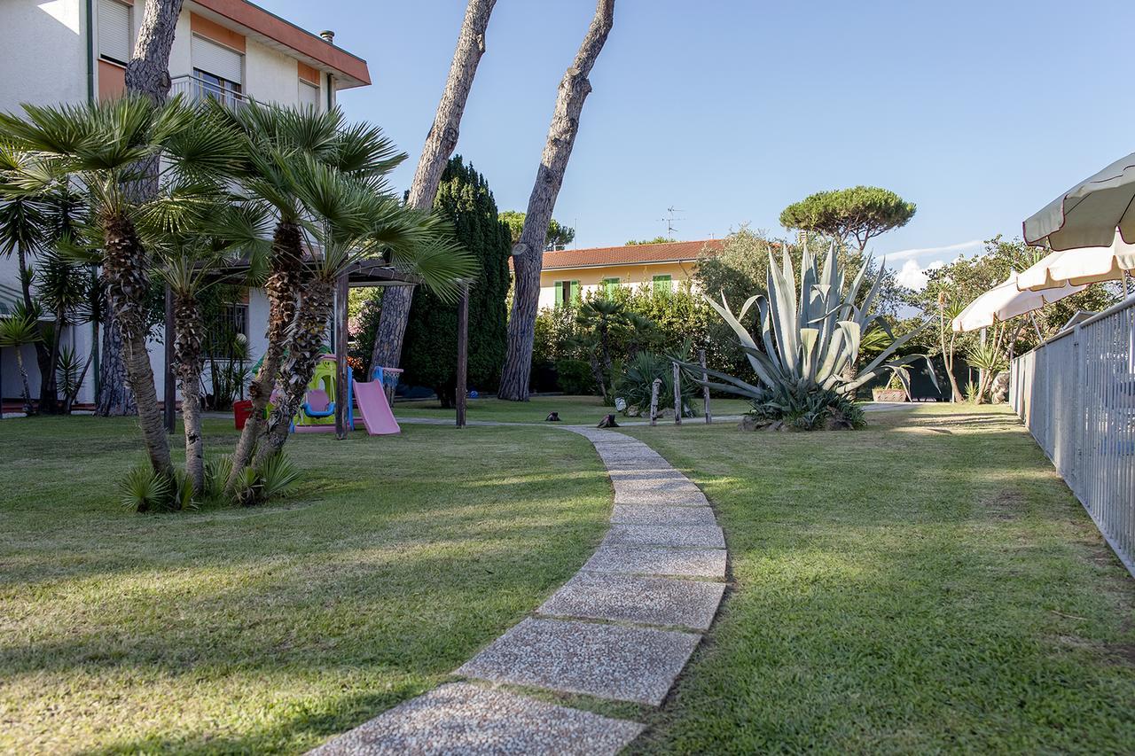 Hotel La Palma Camaiore Bagian luar foto