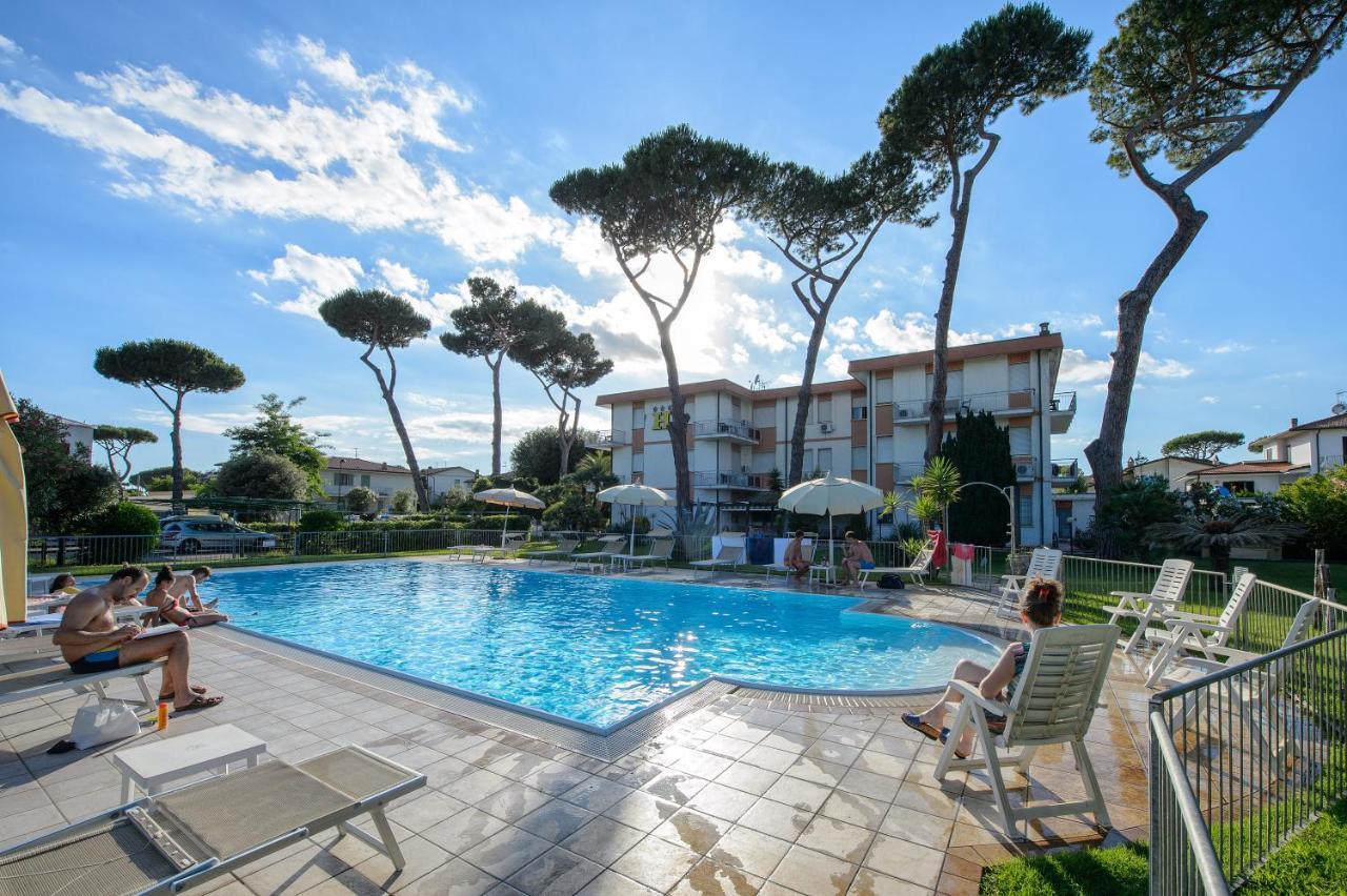 Hotel La Palma Camaiore Bagian luar foto