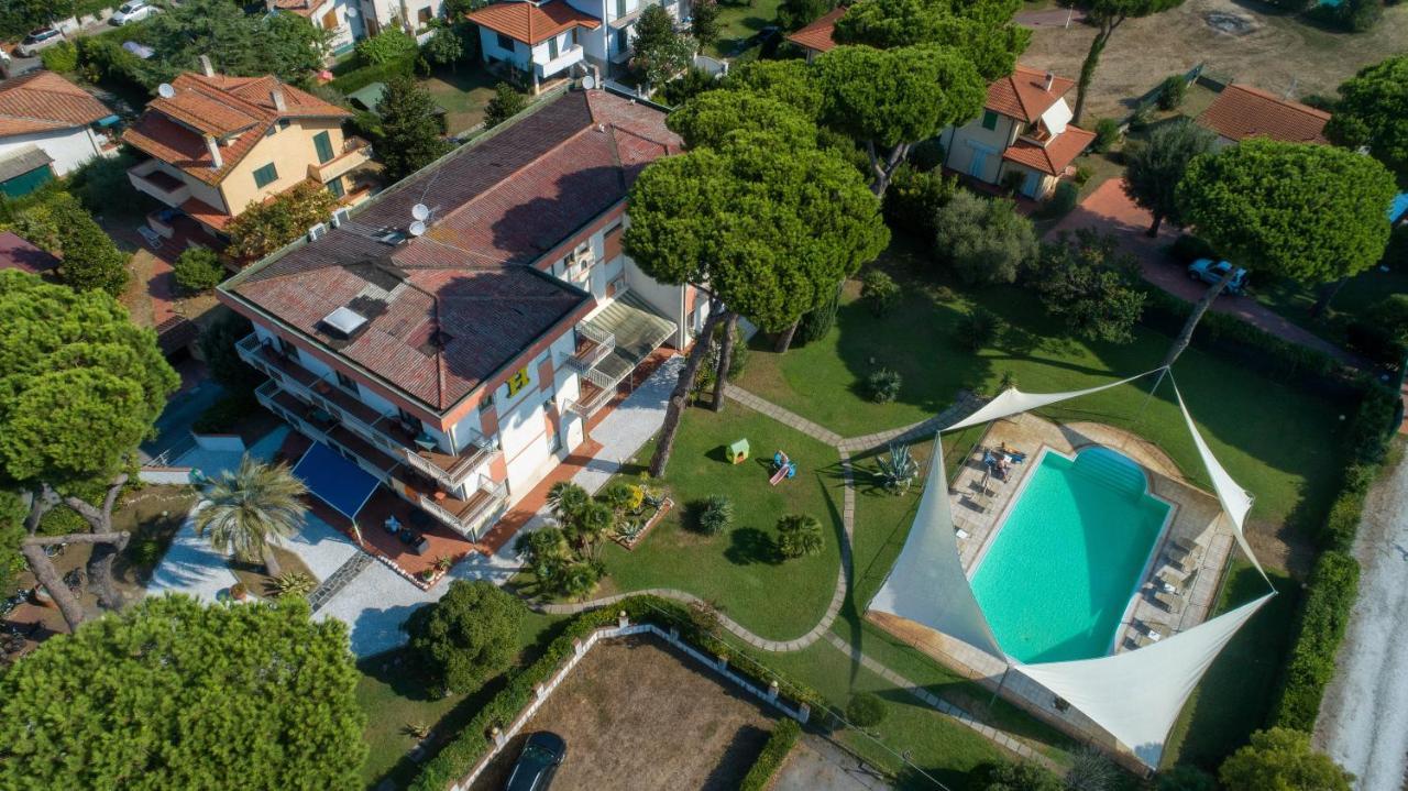Hotel La Palma Camaiore Bagian luar foto