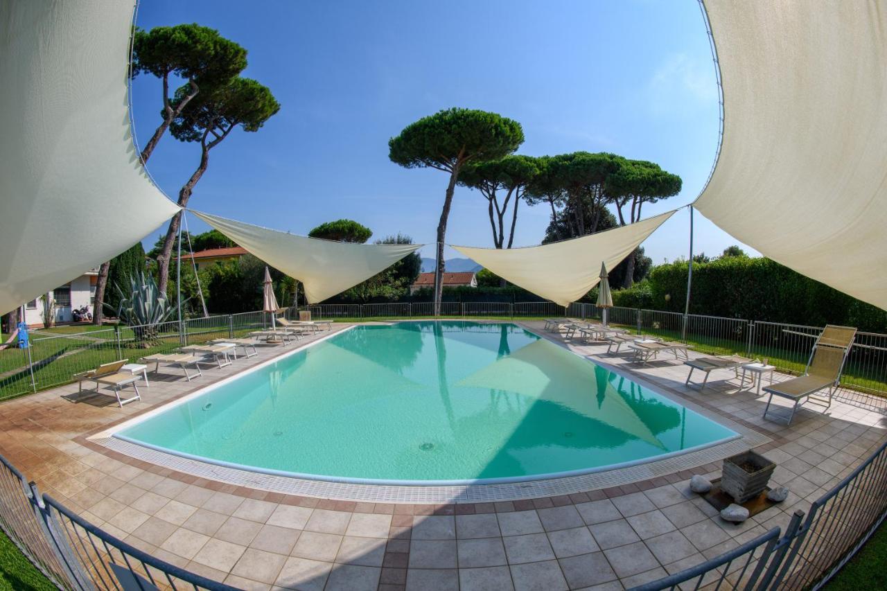 Hotel La Palma Camaiore Bagian luar foto