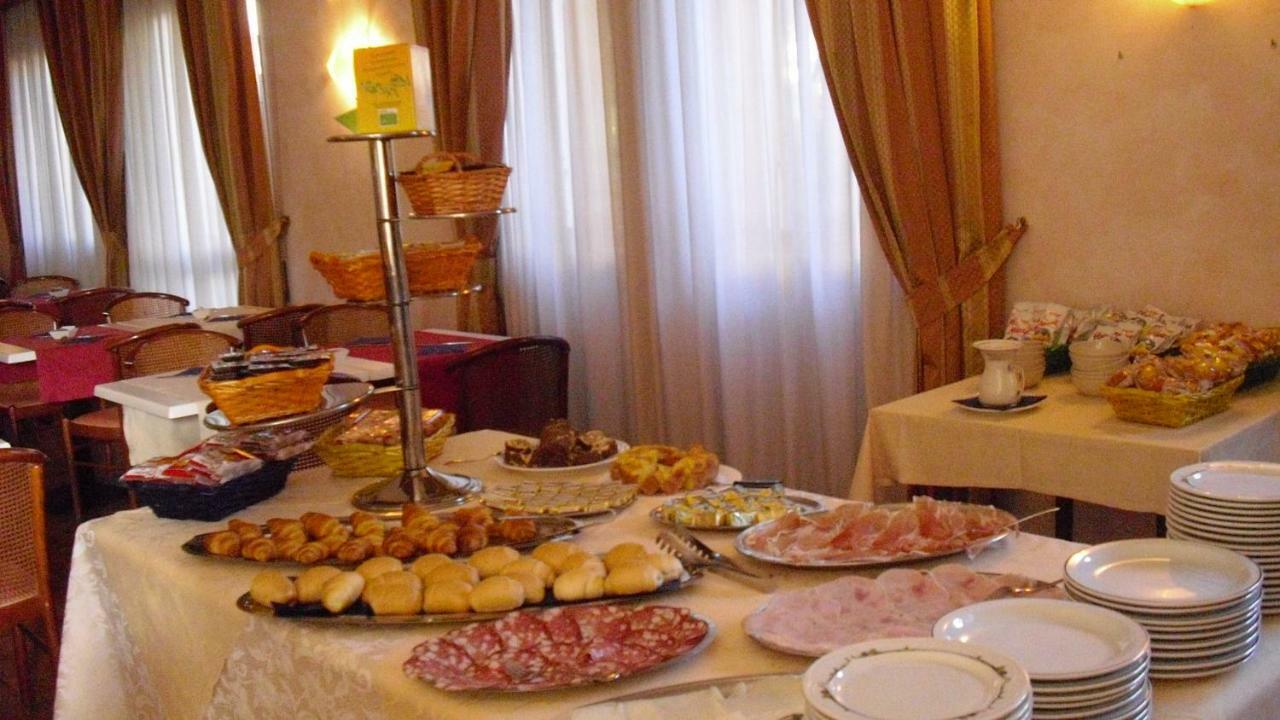 Hotel La Palma Camaiore Bagian luar foto